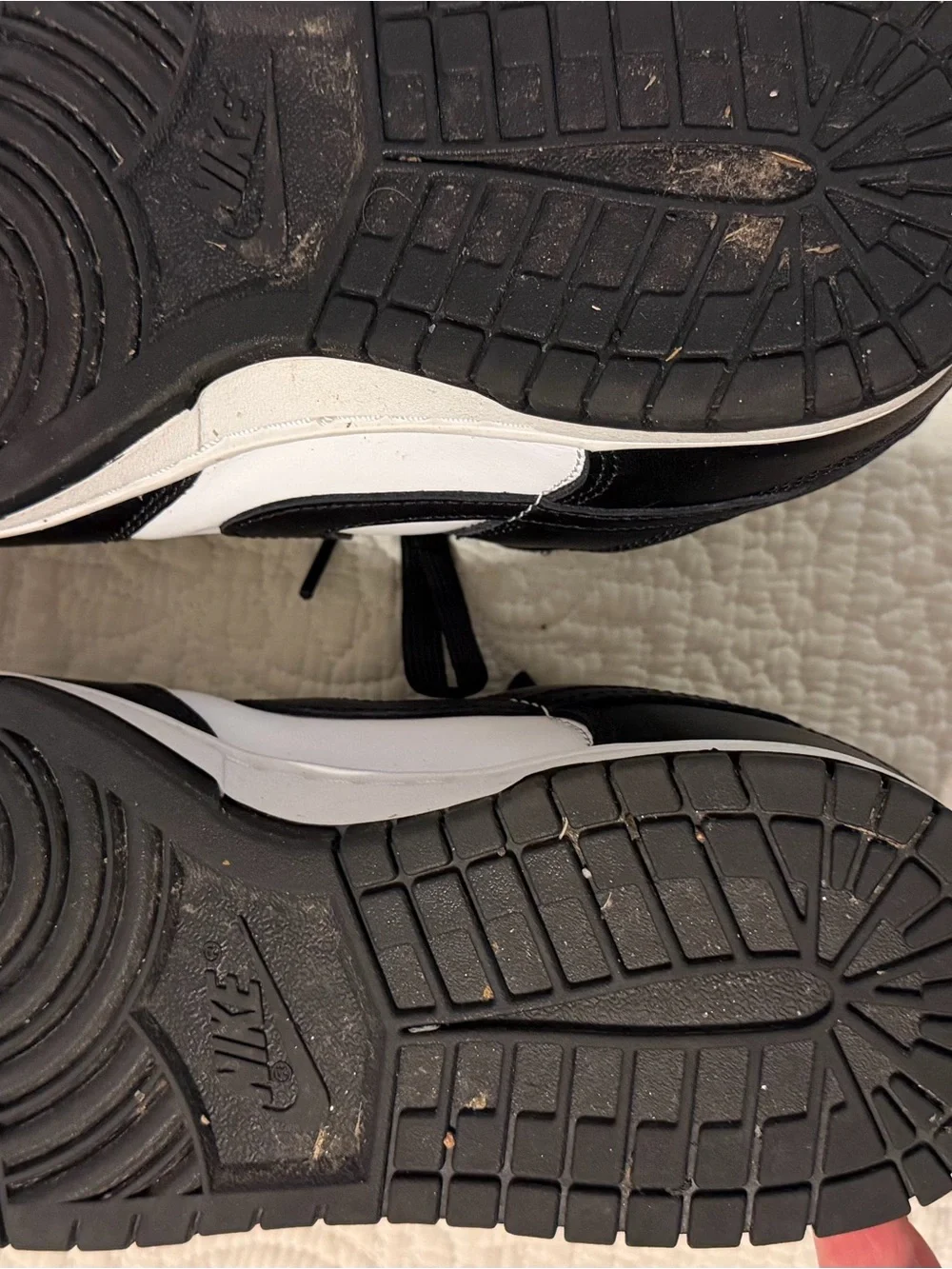 Nike Dunks Black and White Low-Top Sneakers Men’s 8.5